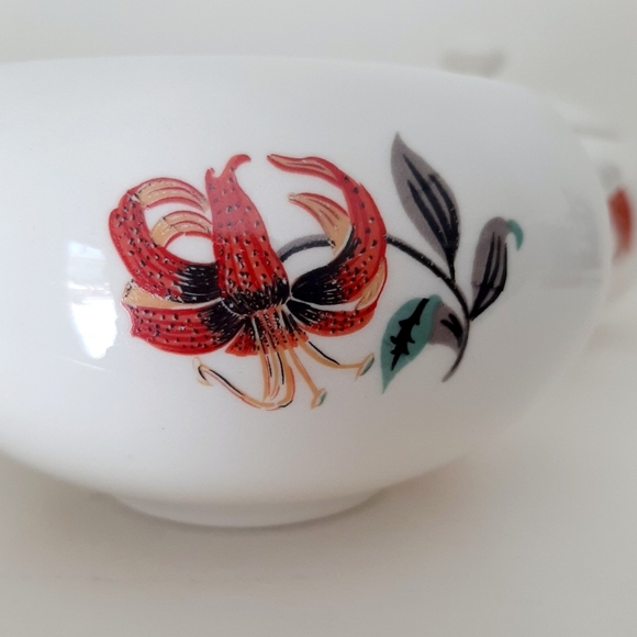 HARMONY HOUSE CREAM AND SUGAR SET - Picture 11 of 13